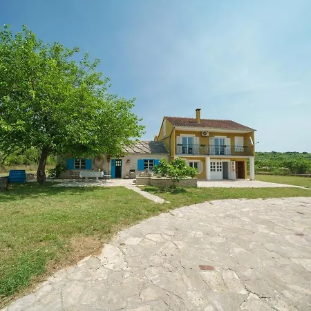 House Glory Buković